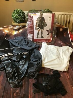 California costumes gladiator child costume size large 10/12
